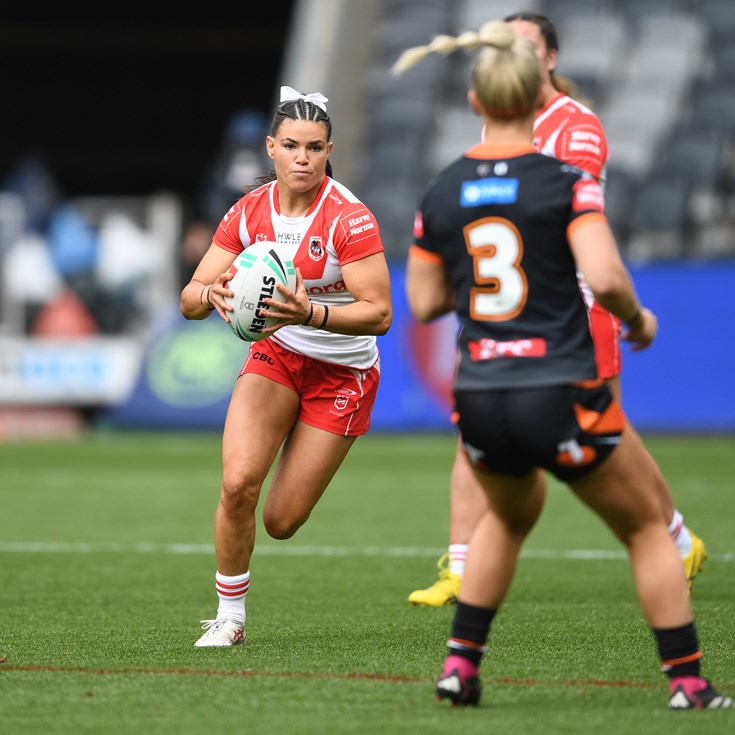 2024 NRLW Signings Tracker: Dragons trio ink new deals