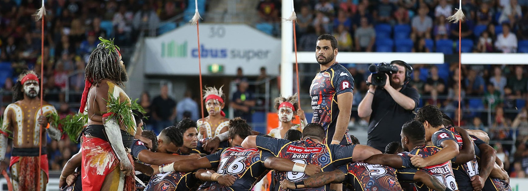 Greg Inglis and the Indigenous All Stars before the 2015 NRL All Stars game.