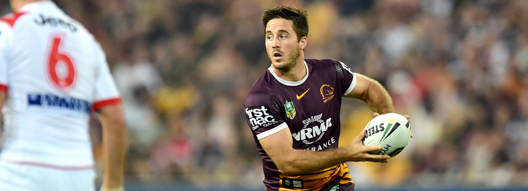 Ben Hunt has his best game of the season in Round 6 against the Dragons.