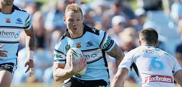 Lewis to re-sign with the Sharks