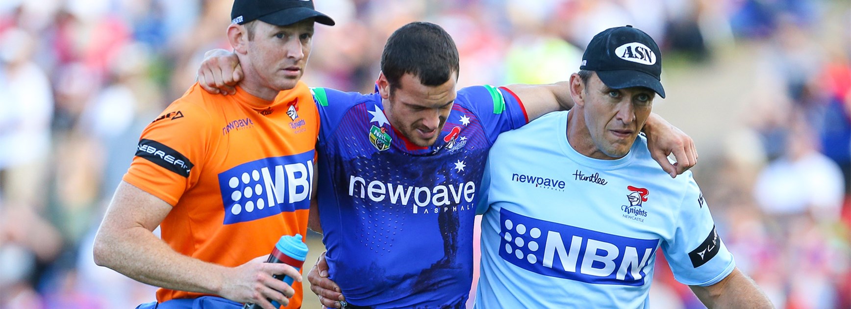 Jarrod Mullen leaves the field with a hamstring injury on Anzac Day.