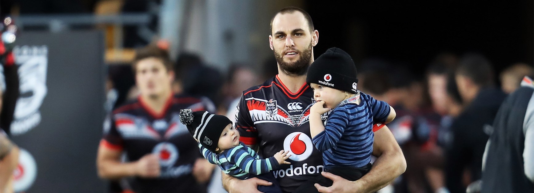 Simon Mannering takes the field with his children ahead of his 250th NRL game.