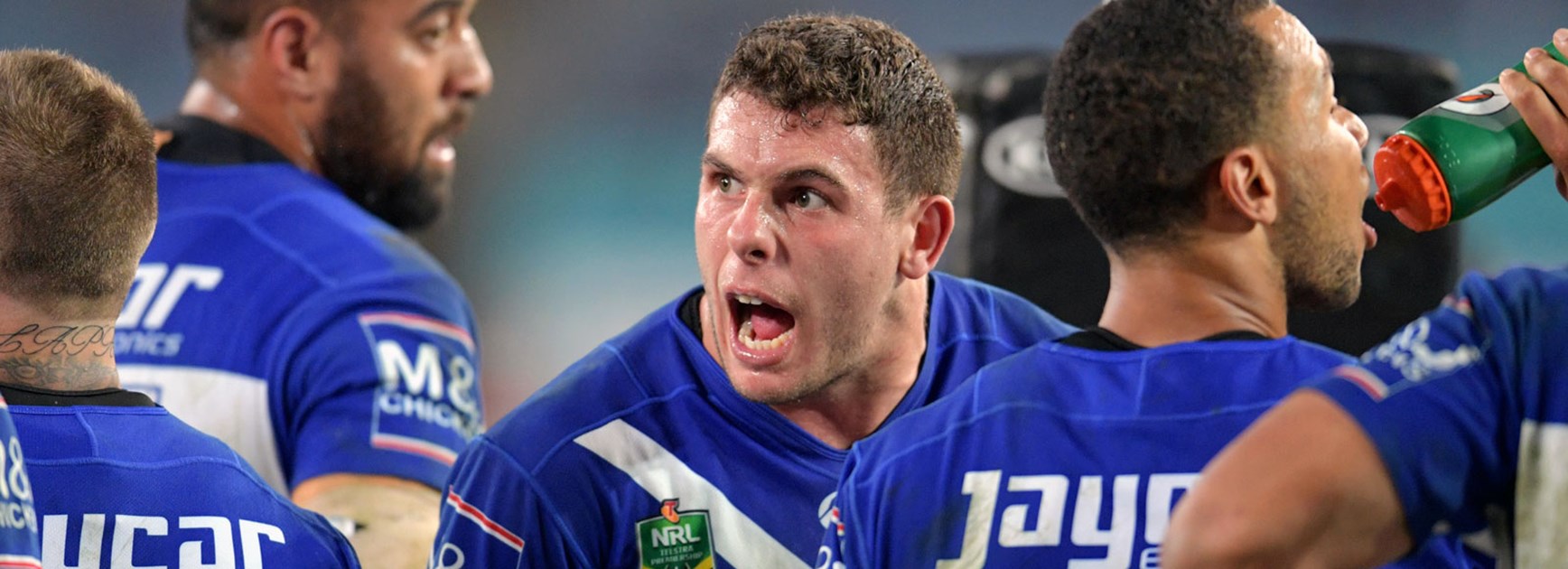 Elliott re-signs with the Bulldogs