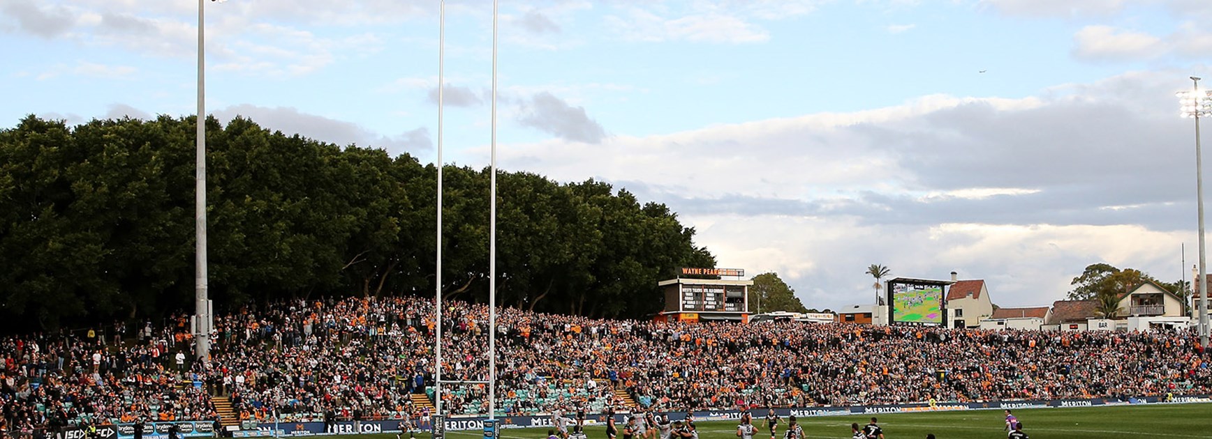 A full house at Leichhardt Oval.