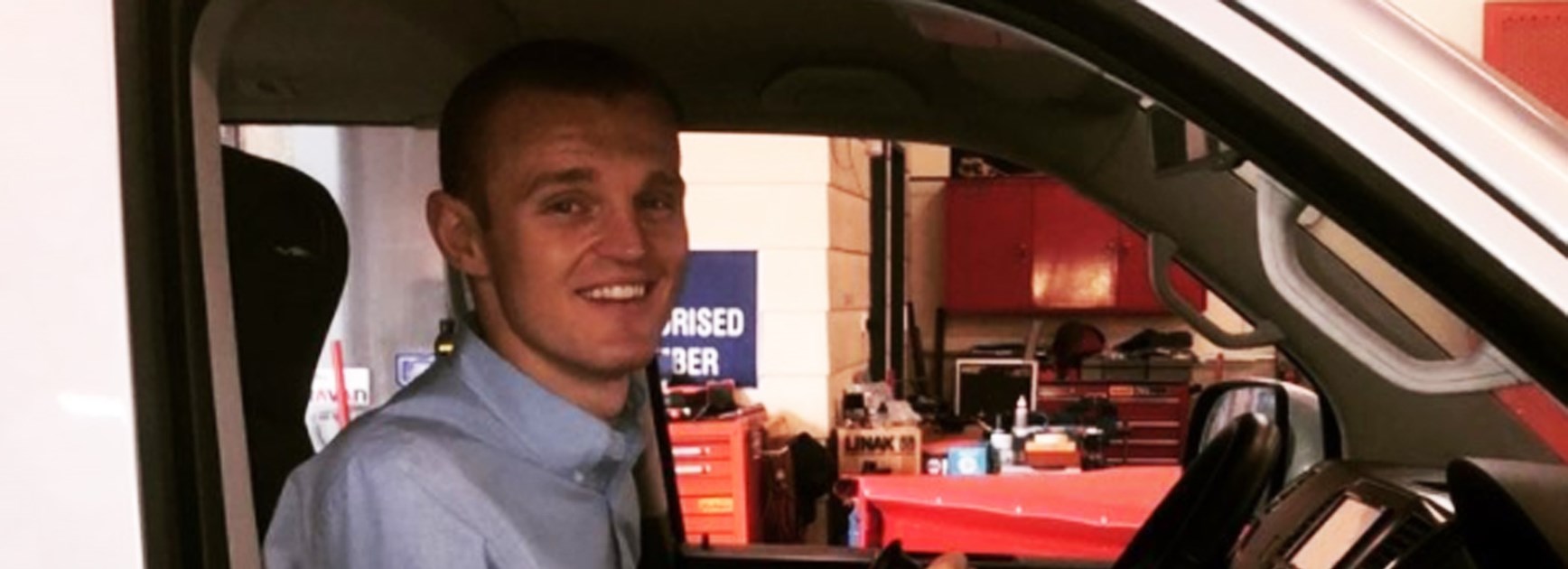 Alex McKinnon has announced he's set to get back behind the wheel.
