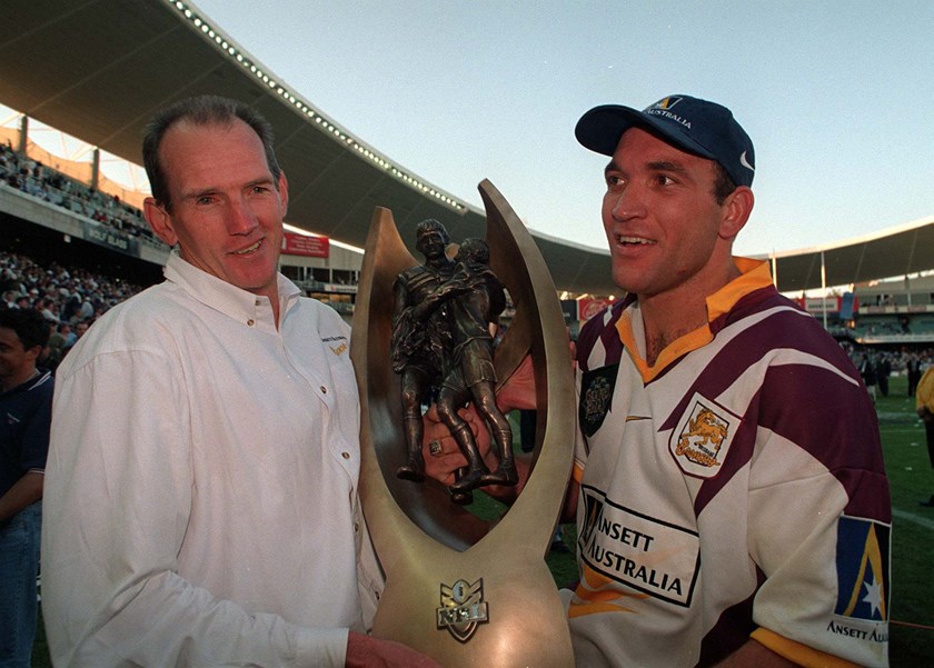 Wayne Bennett and Gorden Tallis after the 1998 grand final.