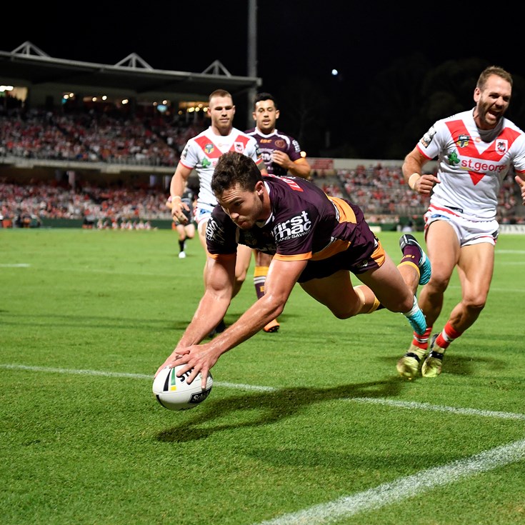 Oates signs new contract with Broncos; Glenn expected to follow