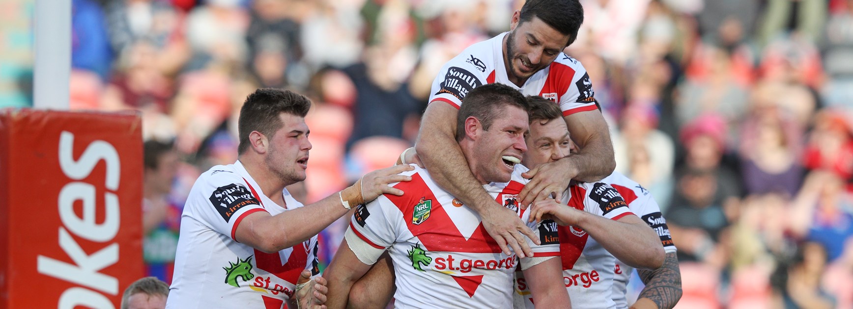 Jeremy Latimore scores for the Dragons.