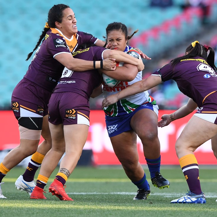 Warriors upset Broncos to keep NRLW grand final hopes alive