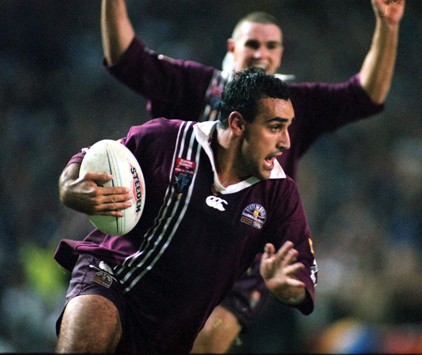 Tonie Carroll scores the winning try in Origin I of 1998.