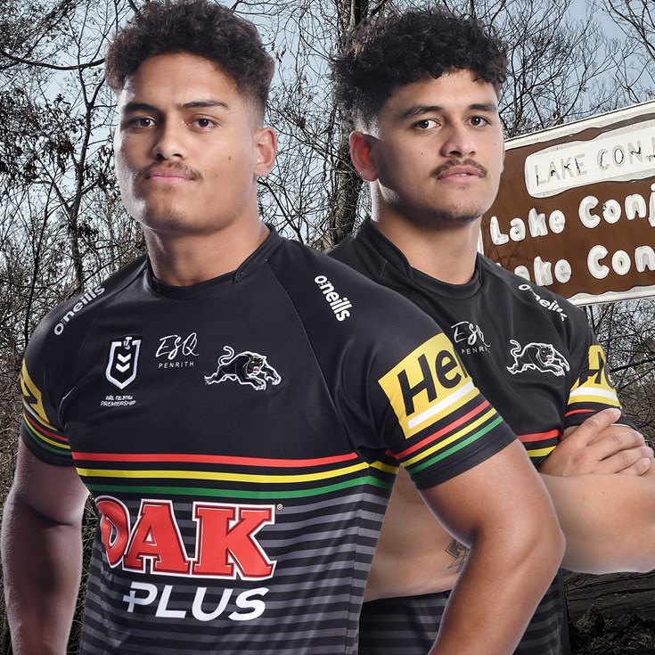 'Pits of red': Blore brothers recall Lake Conjola bushfire