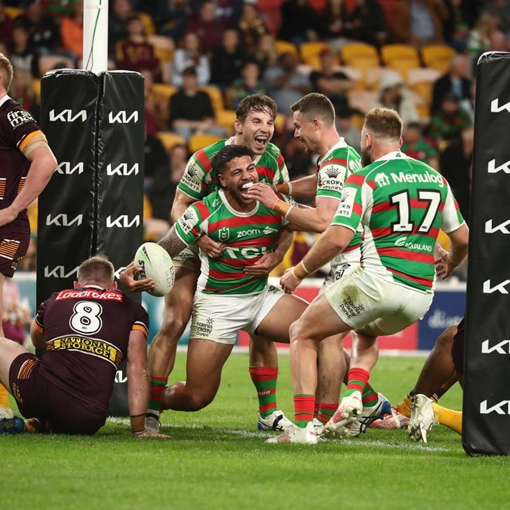 Walker 'sublime' as Rabbitohs run over Broncos
