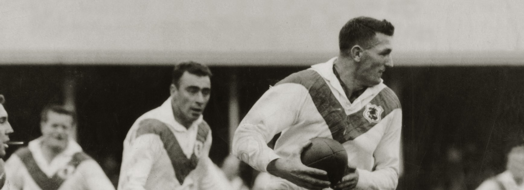 Norm Provan in action for the Dragons.