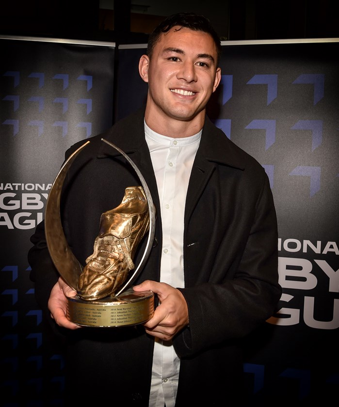 Joey Manu with the 2022 Golden Boot award.