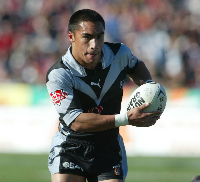 Leuluai during his rookie NRL season with the Warriors in 2003. ©NRL Photos