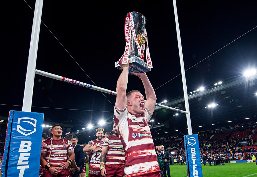 England and Wigan star Morgan Smithies will join Canberra on a three-year deal