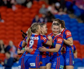 NRL.com Wrap | Knights thrash Dragons in home statement
