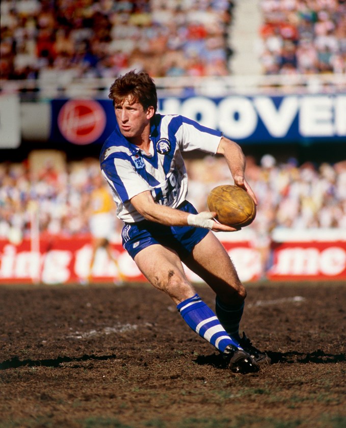 Steve Mortimer looks to spark the Canterbury attack.