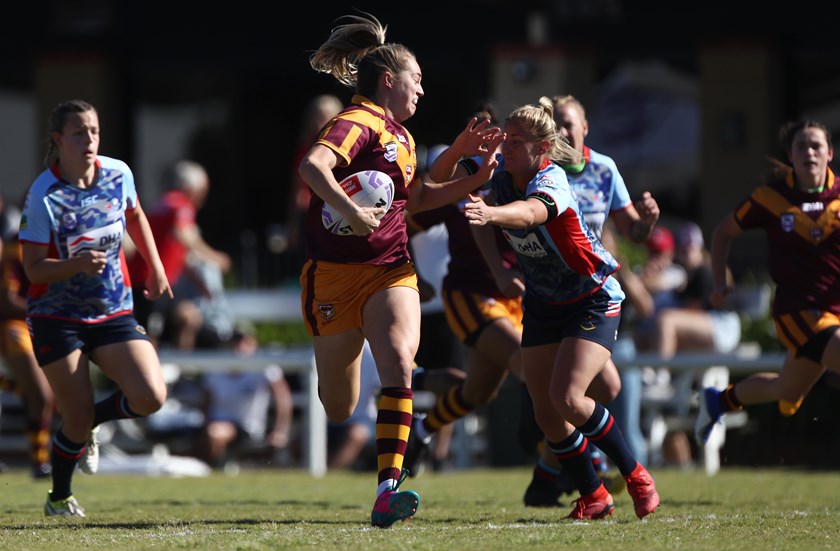 NSW Country's Kezie Apps scored two tries in her team's big win over Australian Defence Force.