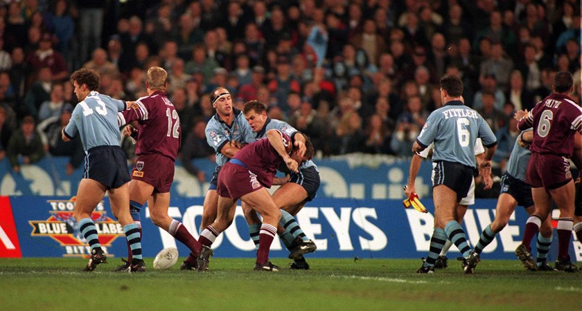 The Blues and Maroons trade blows at the MCG in 1995