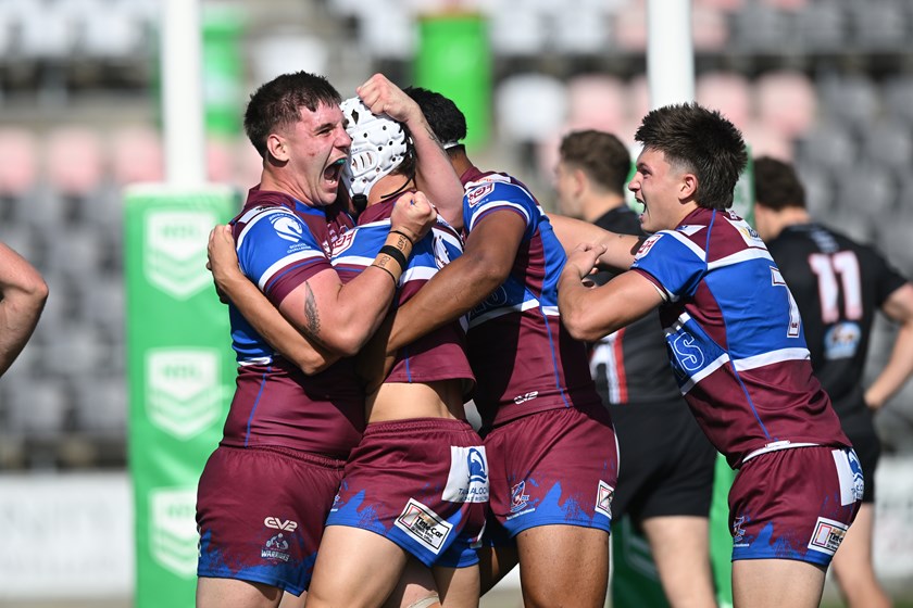 Wavell celebrate a try.