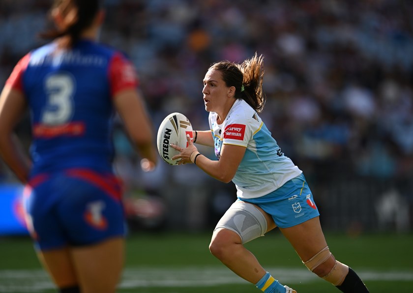 Evania Pelite in action for the Titans in the 2023 NRLW grand final.