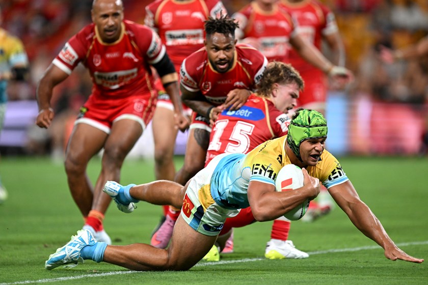 Cooper Bai scoring a try against the Dolphins 