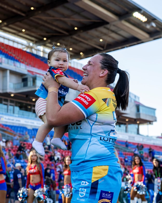 Evania Isa'ako and baby daughter Letti.