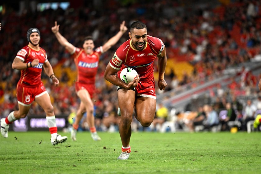 Connelly Lemuelu on his way to scoring a try.