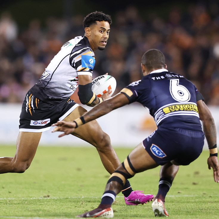 Super Saturday: Tigers v Broncos; Souths beat 12-man Dragons; Warriors down Titans