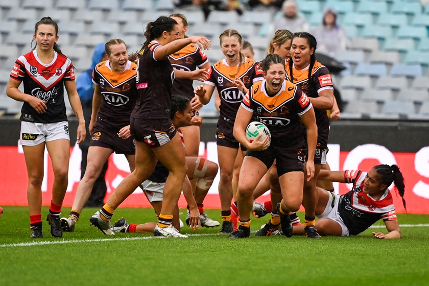 Chelsea Lenarduzzi celebrates a try in the 2020 grand final.