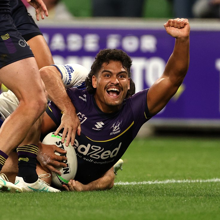 Storm steal late victory to deny Dogs comeback