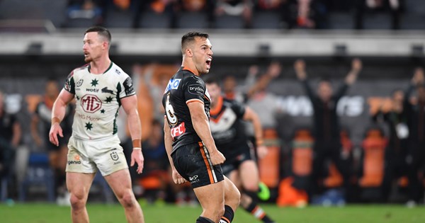 Brooks’ field goal sinks Rabbitohs as Tigers go back to back – NRL.COM