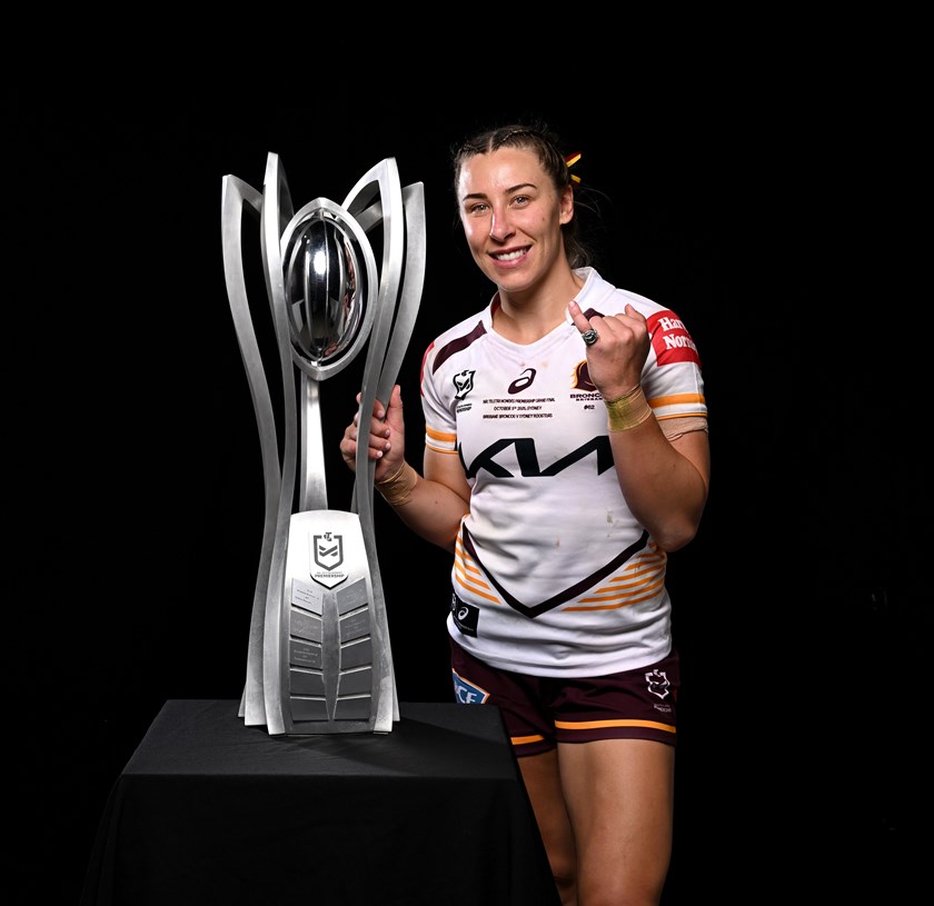 Lauren Dam celebrates winning the 2025 NRLW title.