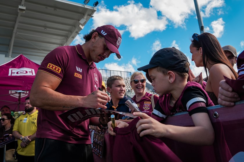 Tino Fa'asuamaleaui with fans in Rockhampton.
