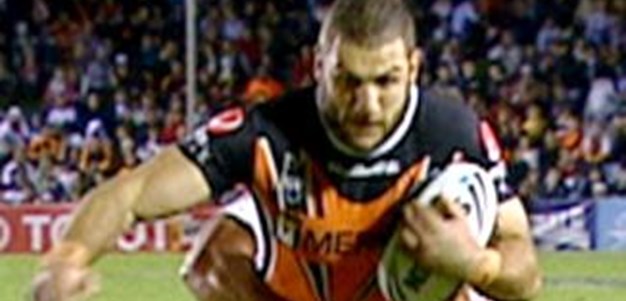 Full Match Replay: Cronulla-Sutherland Sharks v Wests Tigers (1st Half) - Round 26, 2011