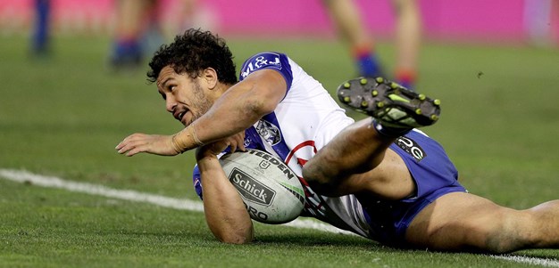Harawira-Naera scores the try to lead for Bulldogs