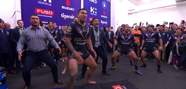 Melbourne players honour Smith with Haka