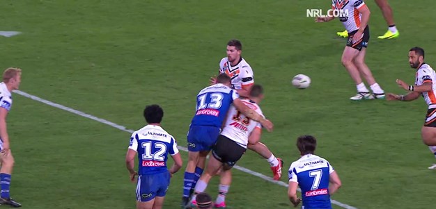 Chris Smith sent to sin bin for late tackle on Matterson