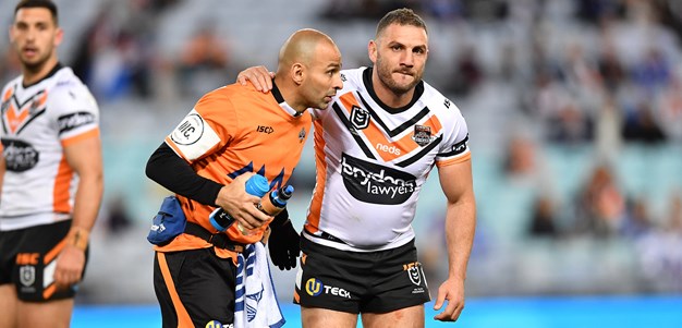 Wests Tigers players hope Farah will return from injury