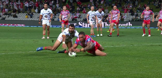 Frizell try gets the Dragons back level