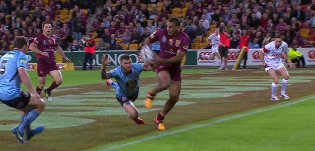 Freakish play from Hodges gets Gillett a four-pointer