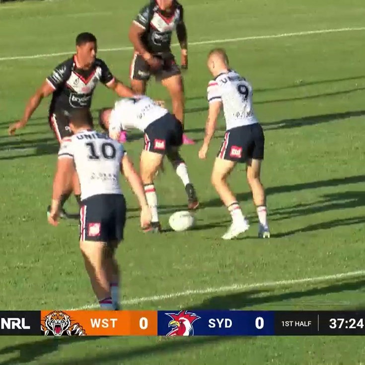Hopoate dives over for the first try