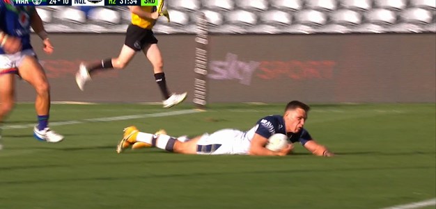 Drinkwater looms up on the inside as the Cowboys get two quick tries