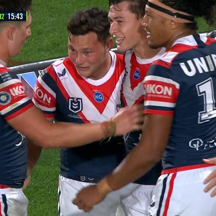 Lam in the corner as the Roosters refuse to let the ball die
