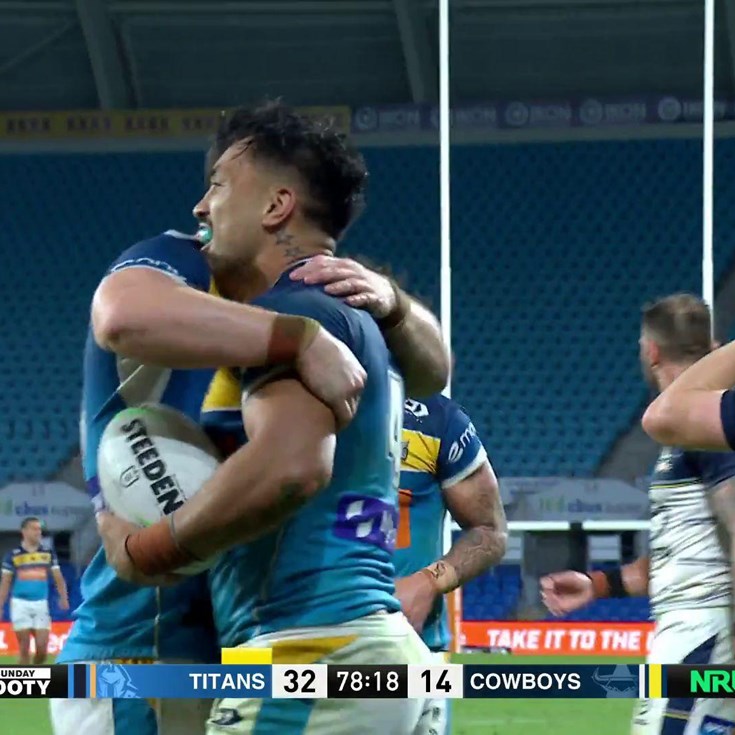 Herbert shows his skill to score late for the Titans