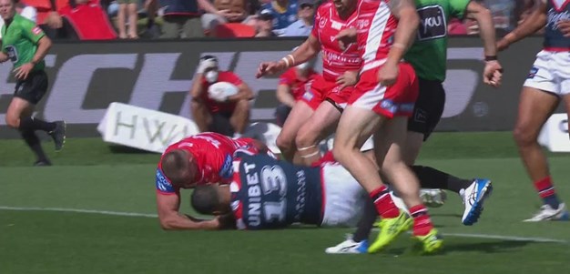Ellis saves a certain try to Liu