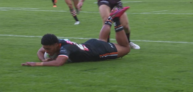 Tupou gets the opening try from a Kepaoa pass