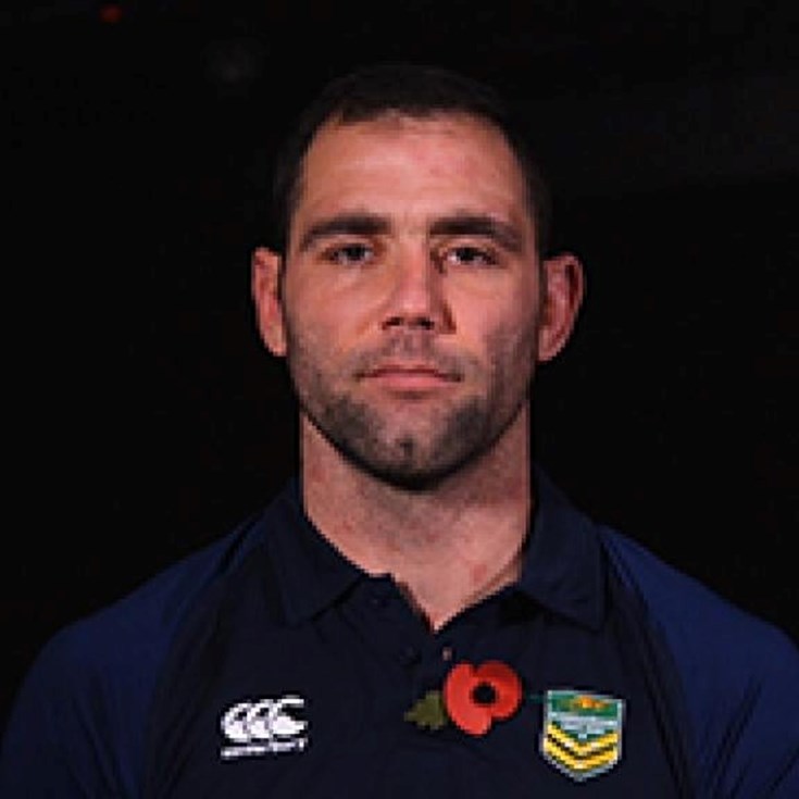 Smith supports Poppy Appeal