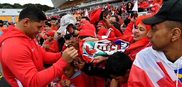 Tongan fans go nuts for heroes